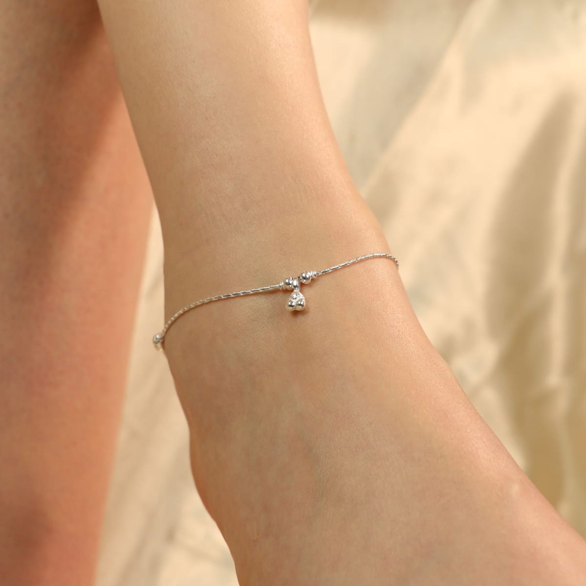 The Colourful Aura The Colourful Aura Women's 925 Silver Heart Dangle Boho Thin Payal Anklet - 1