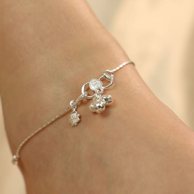 The Colourful Aura The Colourful Aura Women's 925 Silver Heart Dangle Boho Thin Payal Anklet - 3