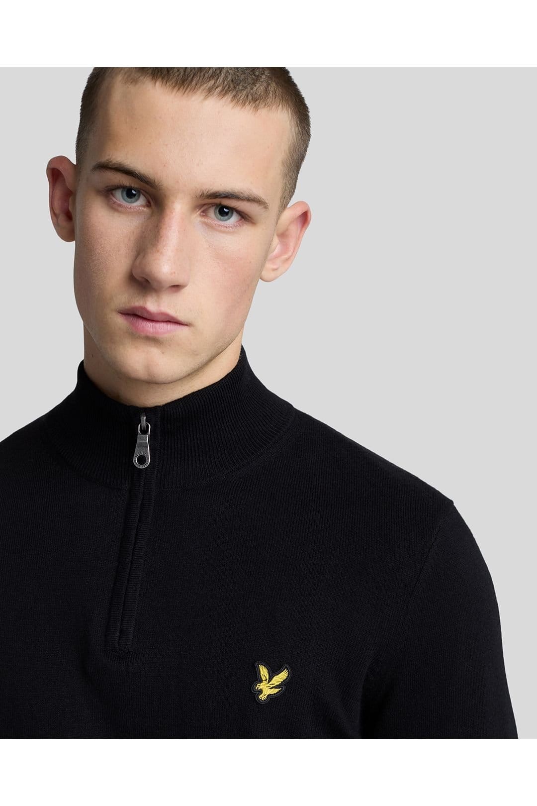 Lyle & Scott Lyle & Scott Men's Cotton Merino Quarter Zip Jumper Jet Black - 4