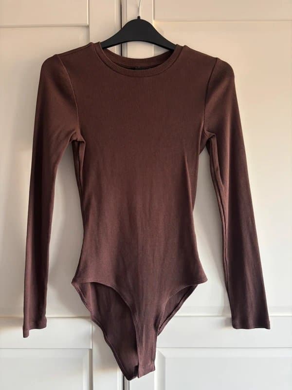 New Look Long sleeve brown ribbed bodysuit
