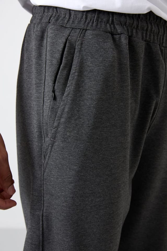 Tommy Life Tommy Life Men's Regular Fit Cotton Blend Sweatpants in Charcoal - 2