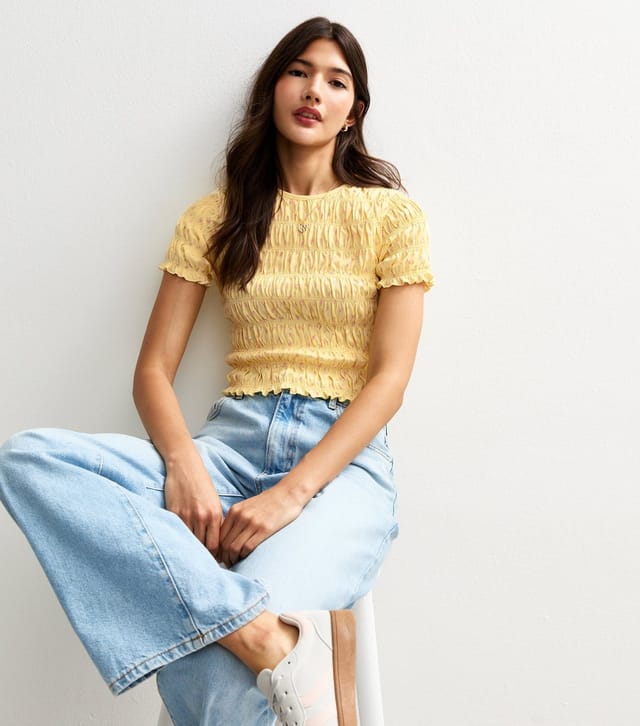 New Look Women's Yellow Floral Print Shirred T-Shirt New Look - 2