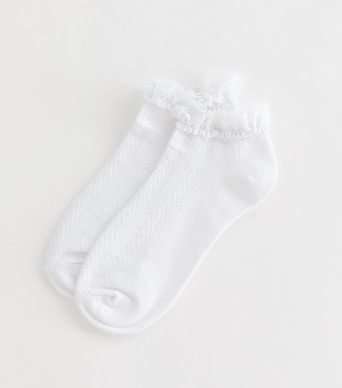New Look White Herringbone Frilly Lace Trim Trainer Socks New Look