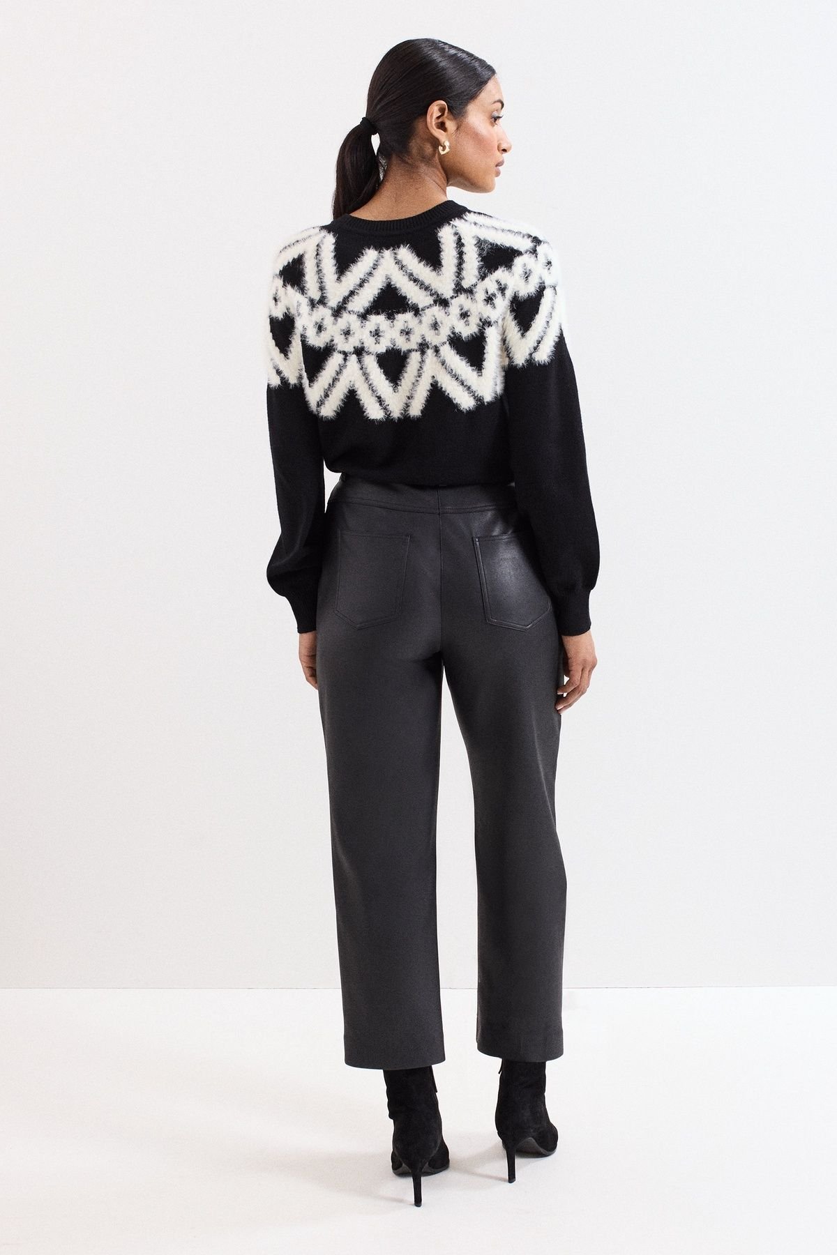 Phase Eight Phase Eight Women's Kenzie PU Cropped Trouser in True Black - 4