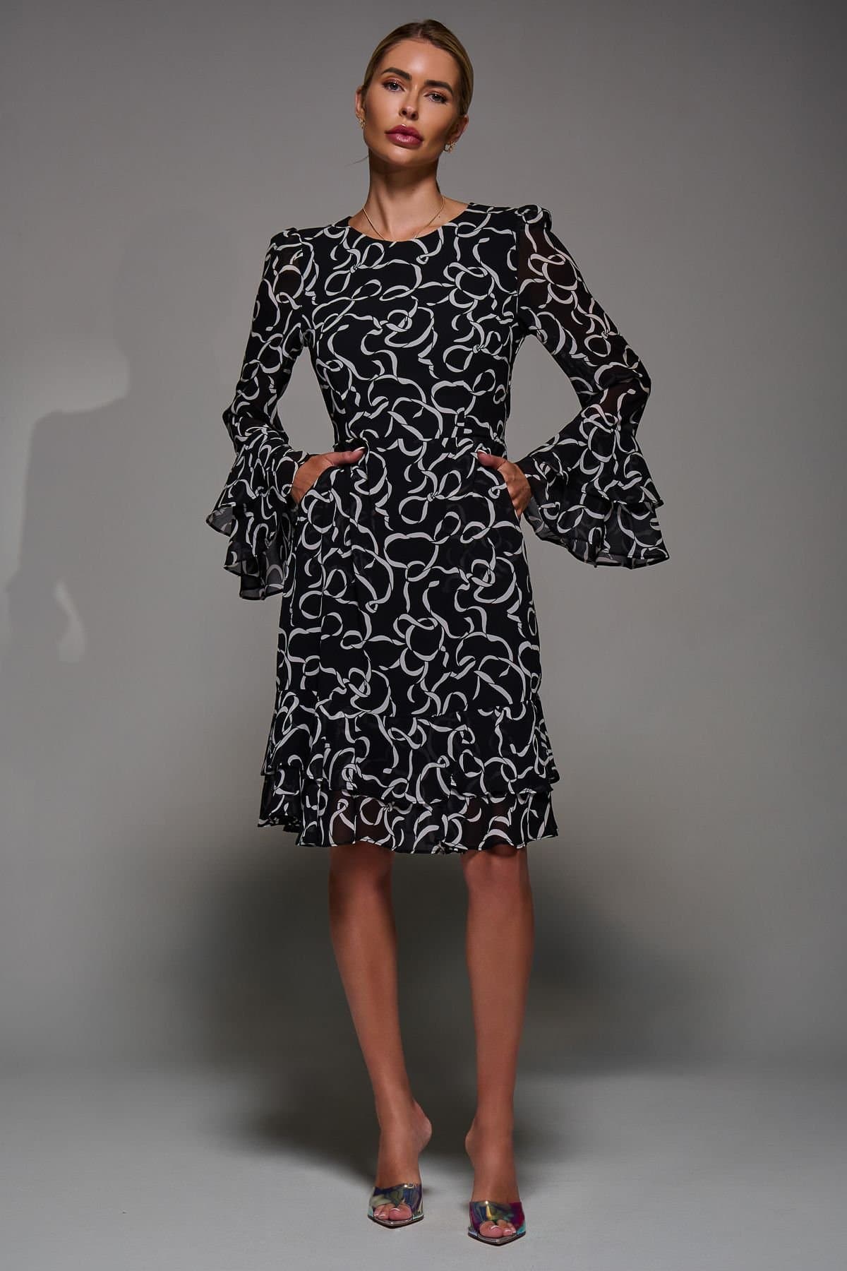 Jolie Moi Jolie Moi Women's Long Sleeve Chiffon Knee Length Dress in Black