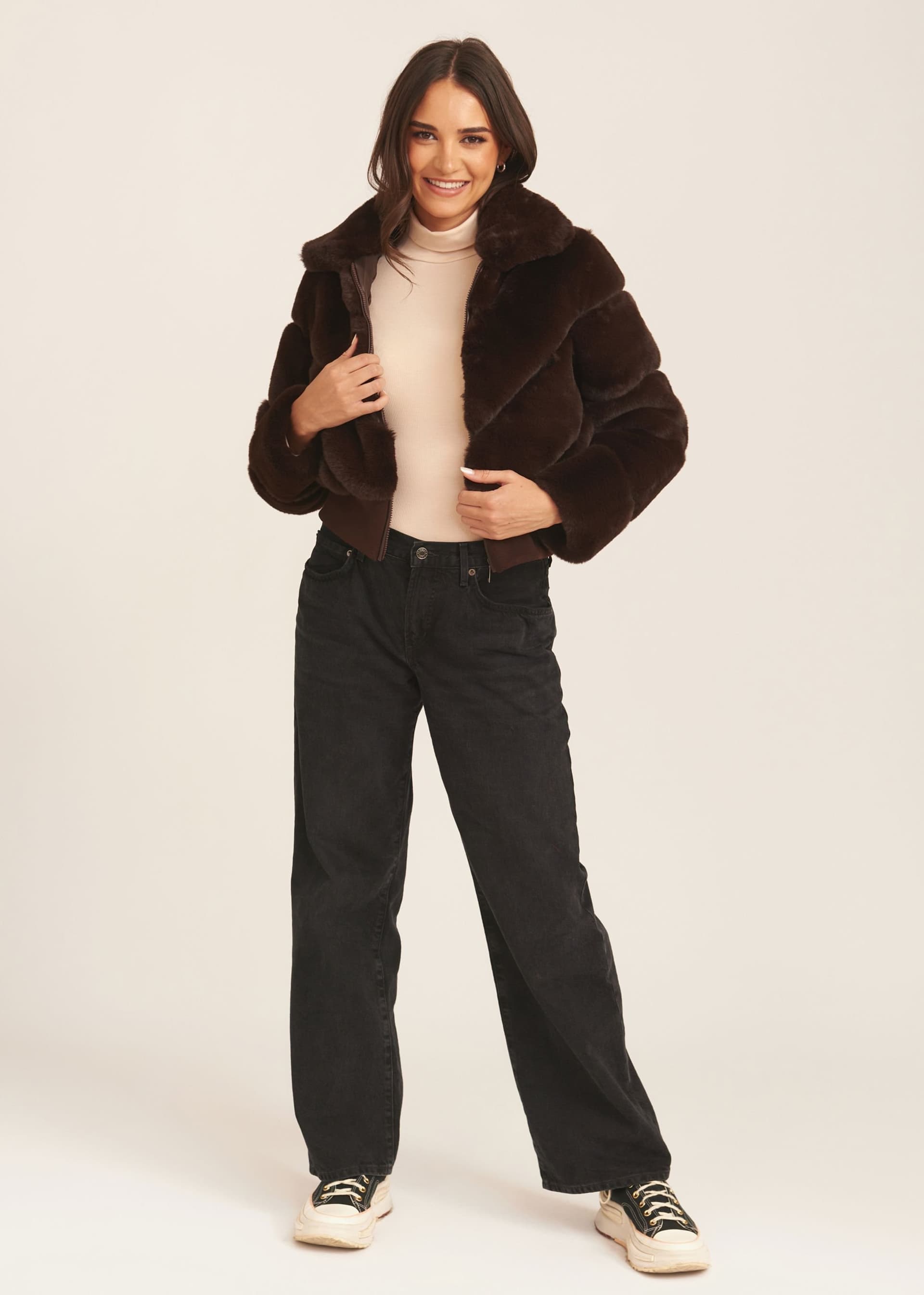 Gini London Gini London Women's Chocolate Faux Fur Zip Front Short Jacket