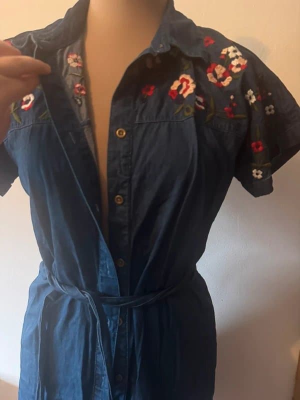 TU Woman denim light flower embroidered short sleeve waist tie mini shirt dress size 12