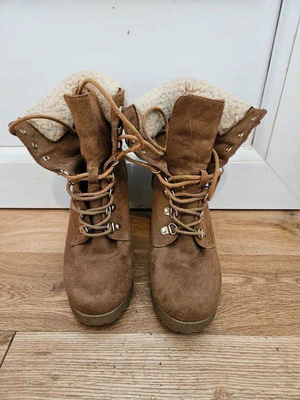 New Look Suede and fleece boots