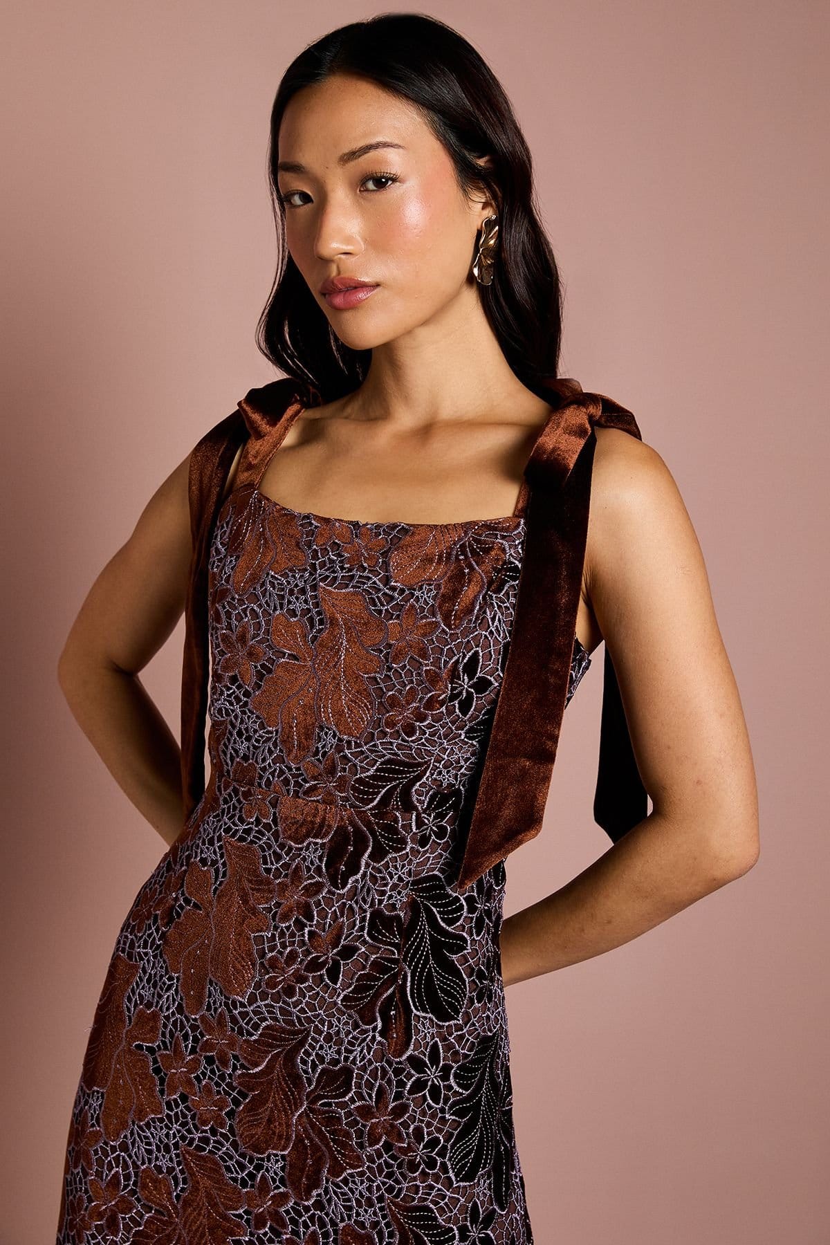 Coast Coast Women's Cut Out Velvet Lace Tie Shoulder Column Midi Dress in Toffee - 4