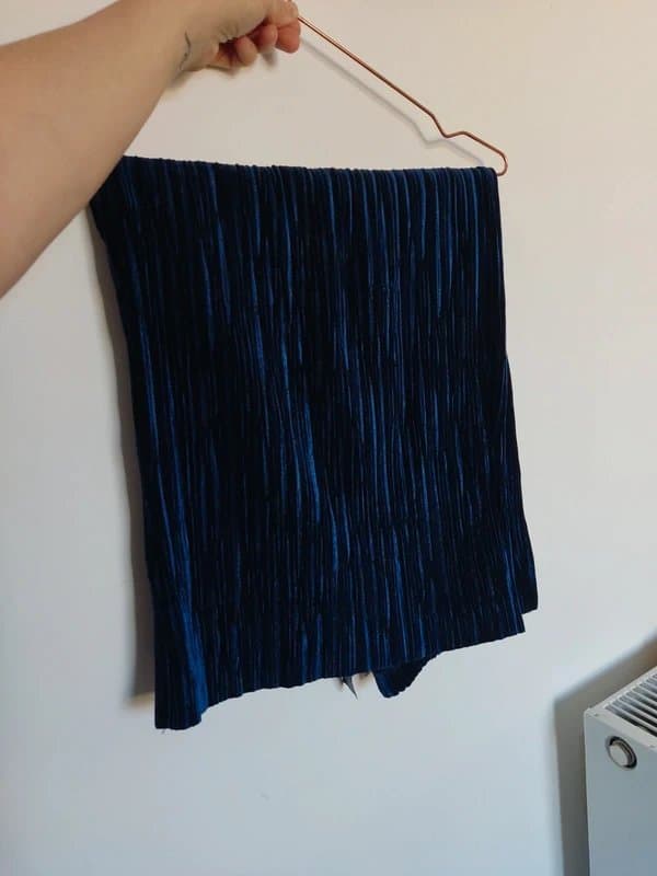 ASOS Size 12 midnight blue velvet culottes