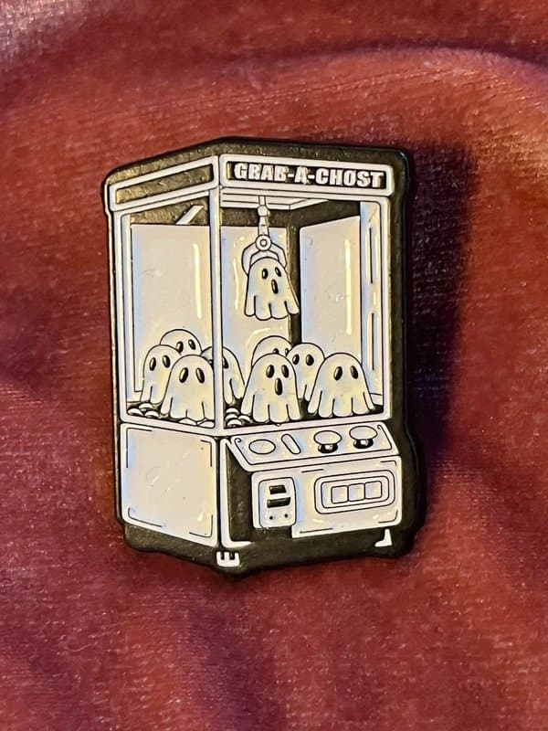 Grab A Ghost Glow In The Dark Grab-A-Ghost Fun Collectors Pin Badge