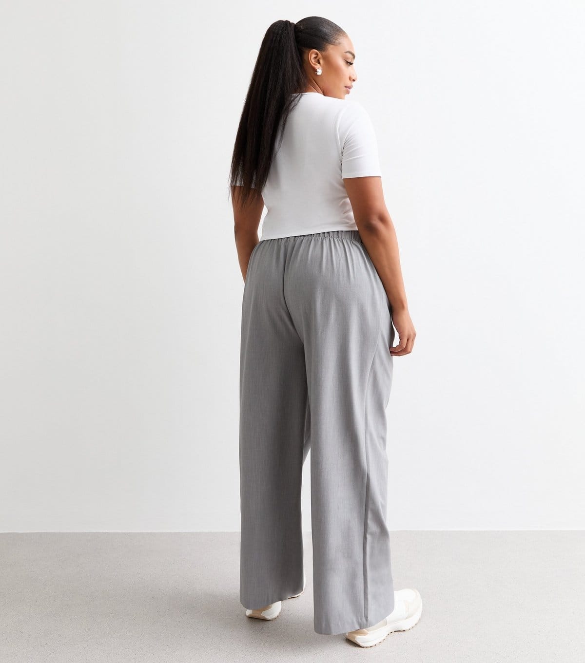 New Look Women's Plus Size Grey Pleated Wide Leg Trousers Curves New Look - 4