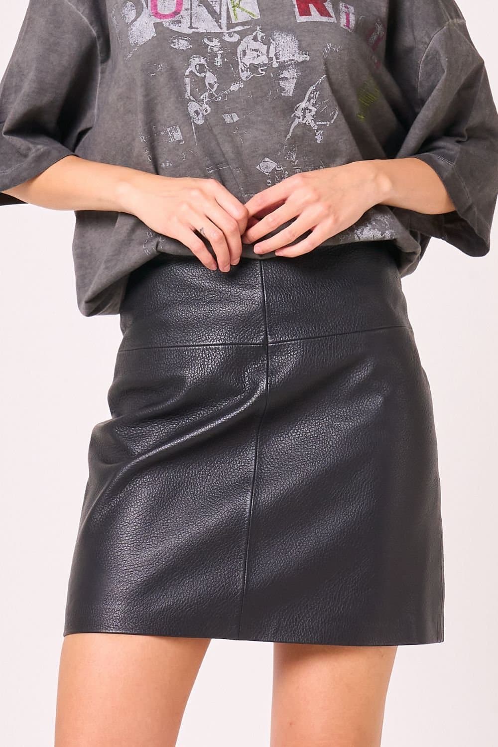 Barneys Originals Barneys Originals Black Leather Mini Skirt