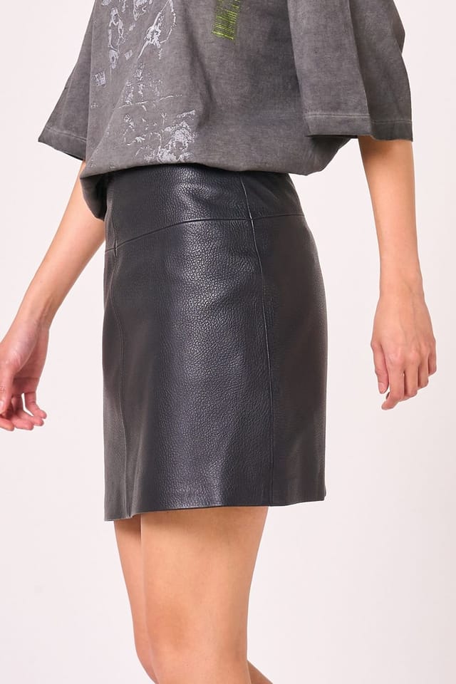Barneys Originals Barneys Originals Women's Real Leather Mini Skirt in Black - 2
