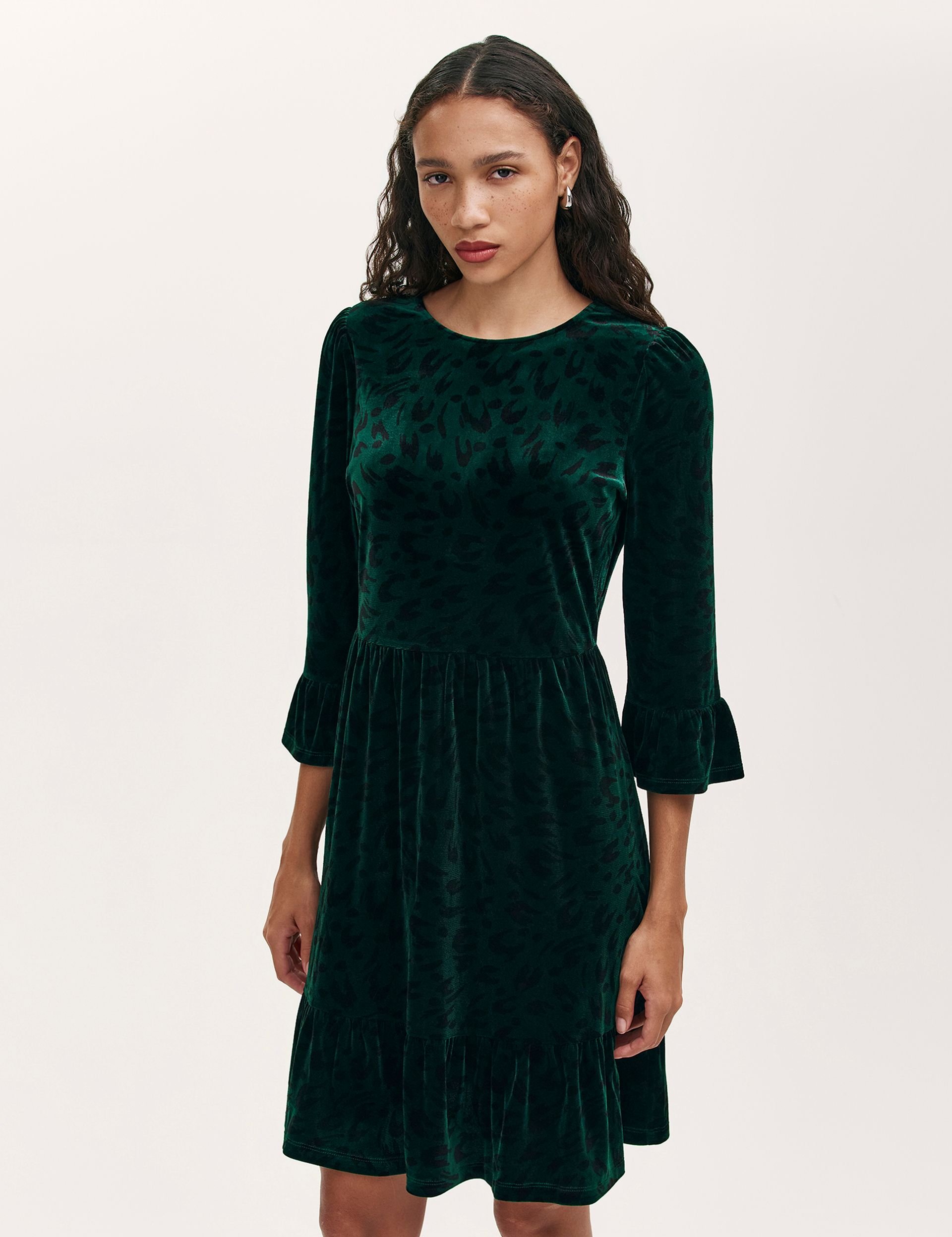 Finery London Finery London Women's Cammie Animal Print Velvet Short Dress in Bottle Green - 2