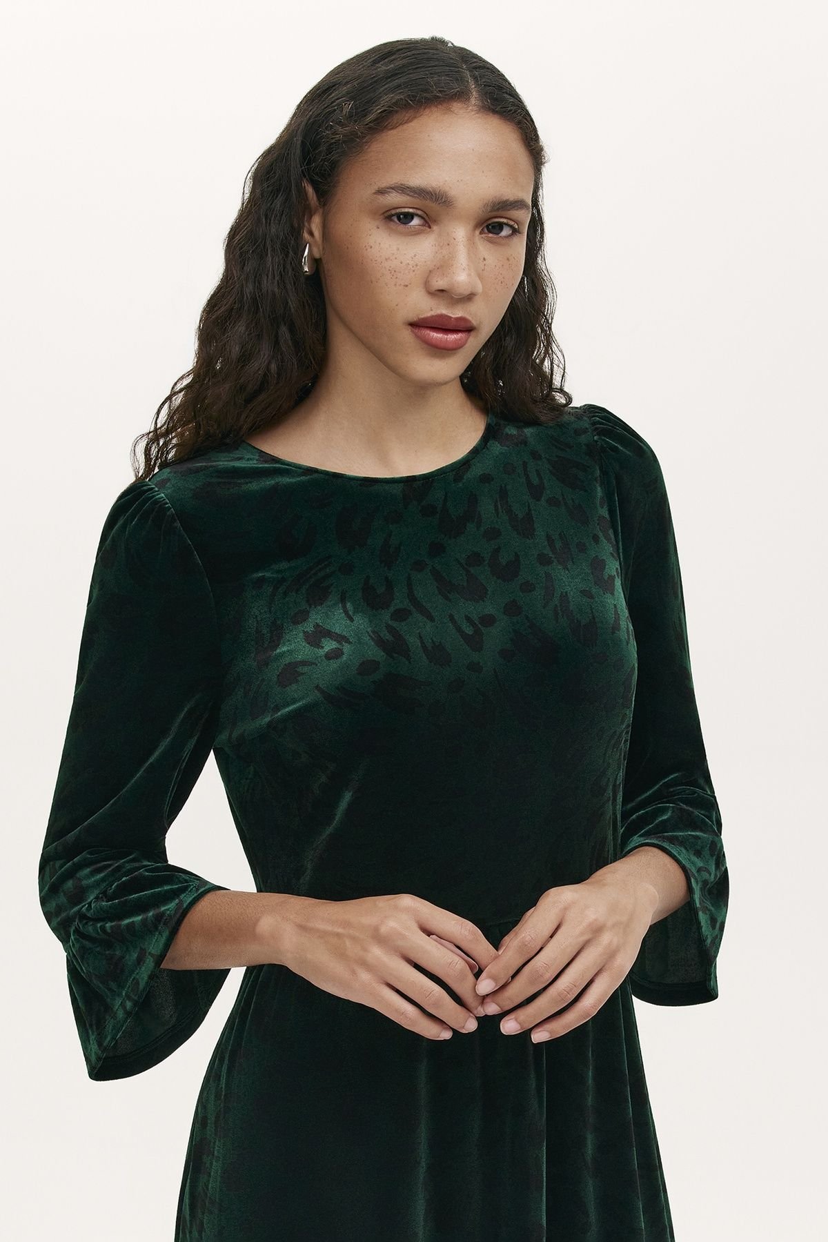 Finery London Finery London Women's Cammie Animal Print Velvet Short Dress in Bottle Green - 4