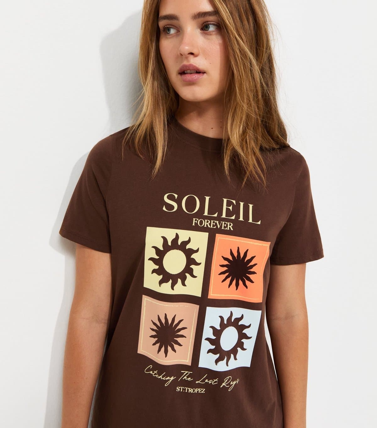 New Look Women's Dark Brown Cotton Soleil Sun Print Crew Neck T-Shirt New Look