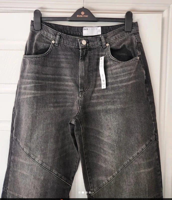 ASOS ASOS Luxe denim barrel jeans with adjustable cuff in black wash size uk 10 cost £65.