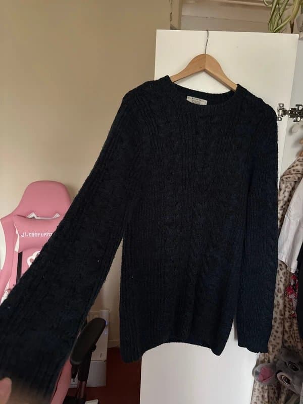 Bershka Men’s sweater in size L.
