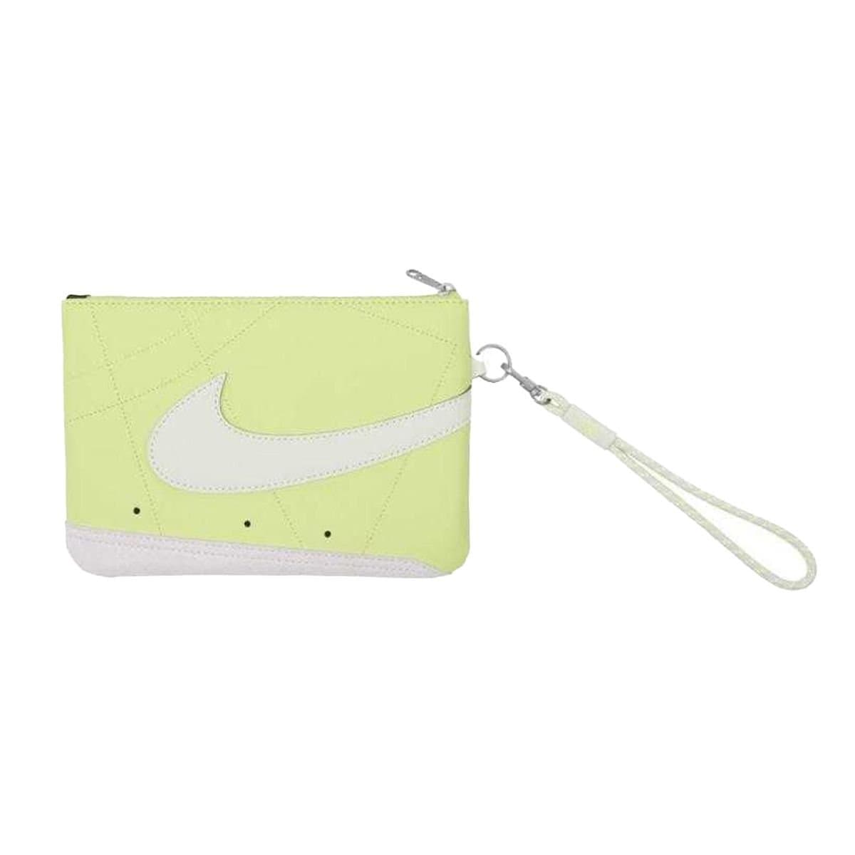 Nike Nike Men's Icon Blazer Wristlet Pouch in Green
