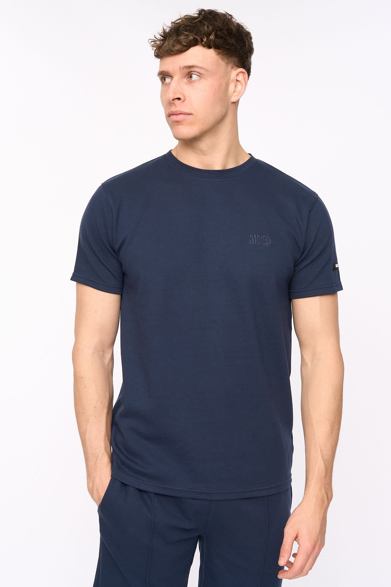 Duck&Cover Duck&Cover Men's Sherborn Textured Crew Neck T-Shirt with Embroidery in Navy