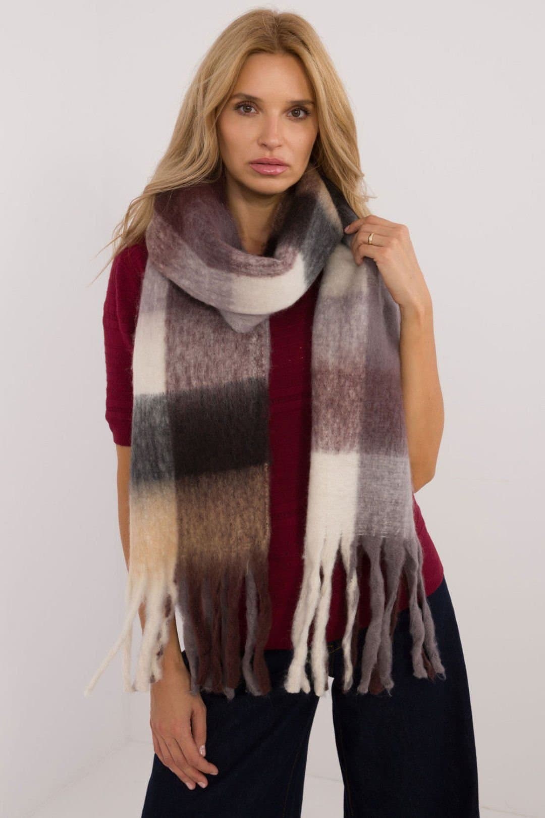 Love Lace Love Lace Women's Elegant Long Polyester Check Scarf with Tassels for Winter in Brown