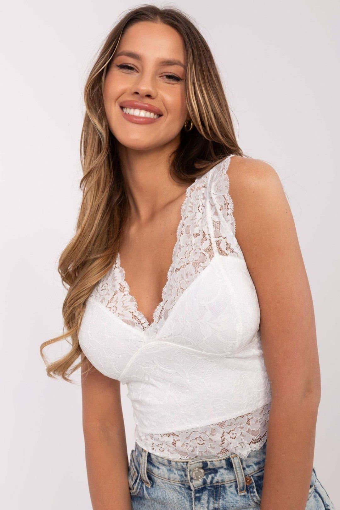 Love Lace Love Lace Women's Elegant Lace Openwork V Neck Sleeveless Top in White