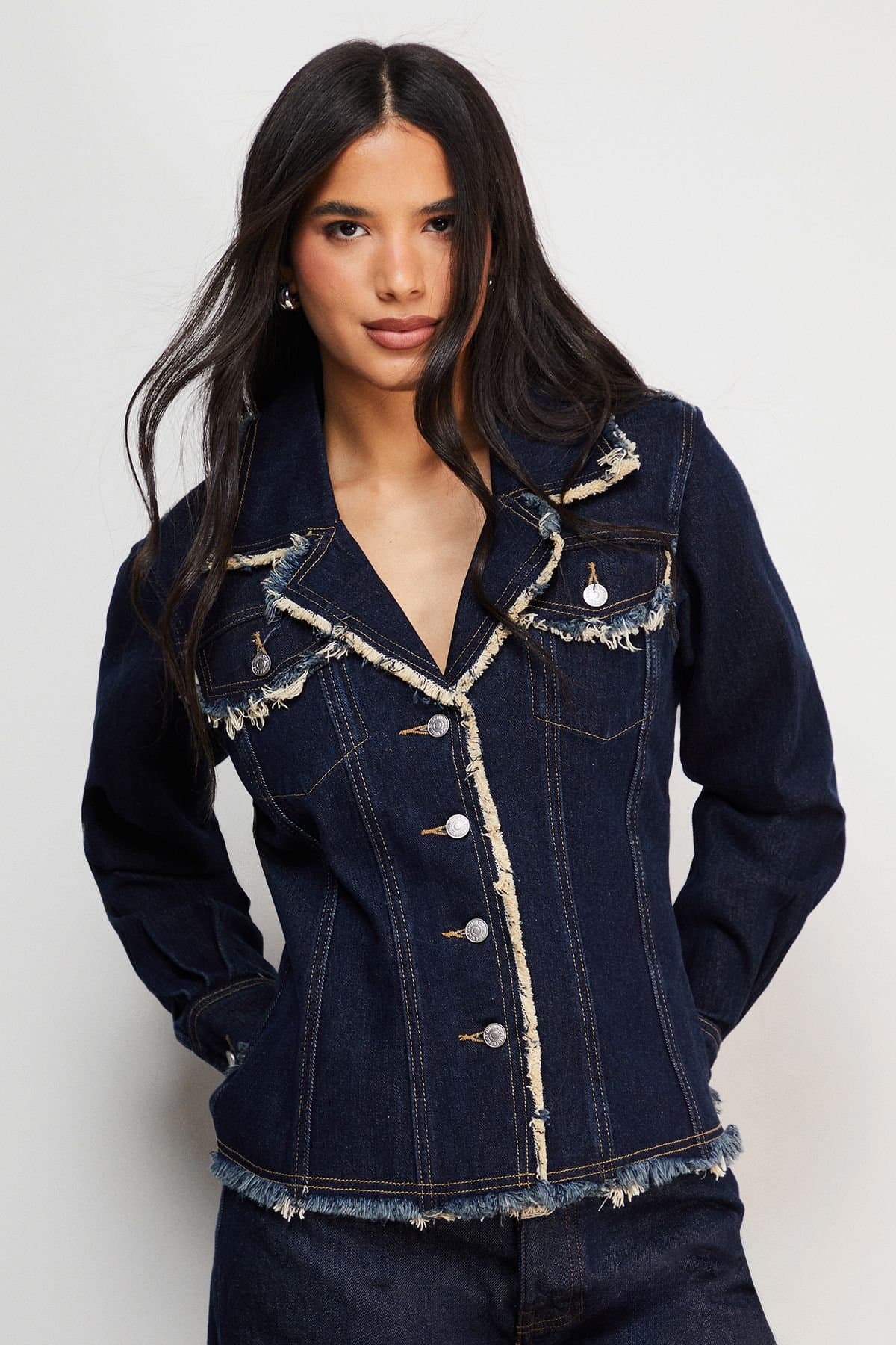 Warehouse Warehouse Women's Front Fitted Denim Jacket With Frayed Hem in Indigo
