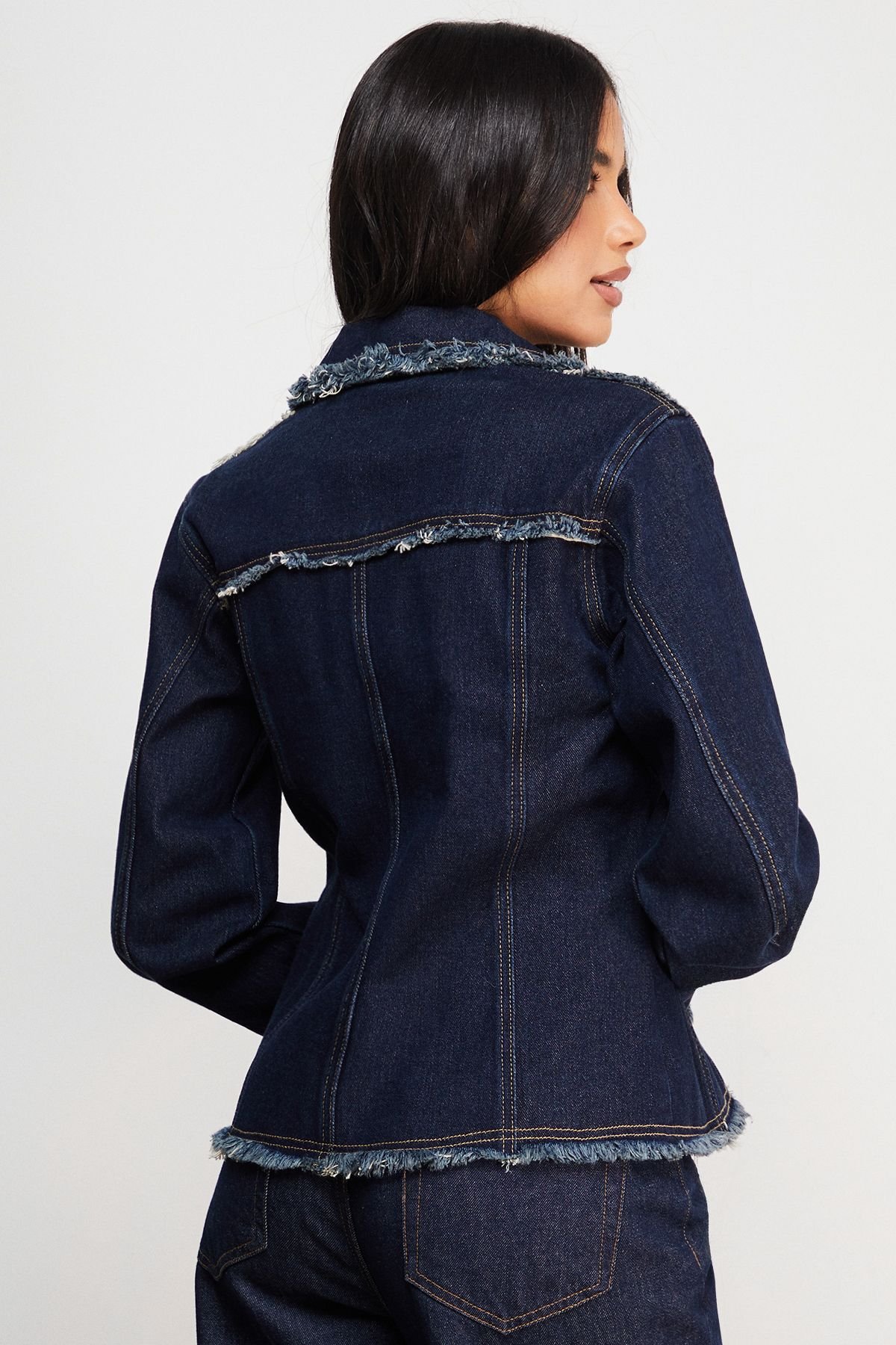 Warehouse Warehouse Women's Front Fitted Denim Jacket With Frayed Hem in Indigo - 3