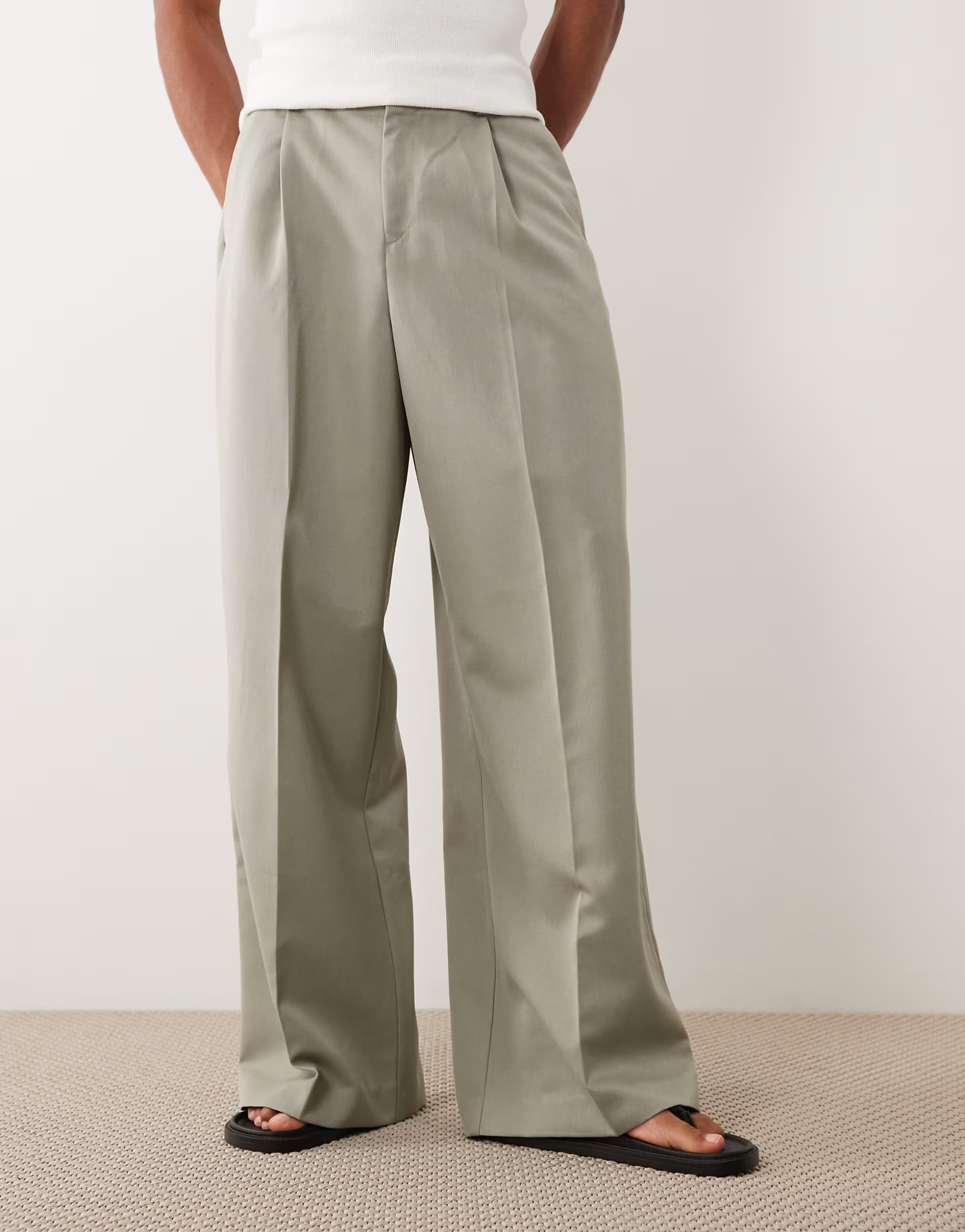 ASOS ASOS DESIGN smart pleated loose leg trousers in olive green