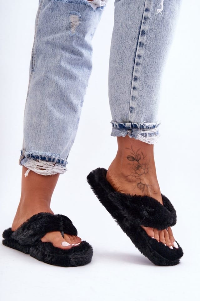 Love Lace Love Lace Women's Japanese Faux Fur Platform Flip Flops with Toe Cover House in Black - 2