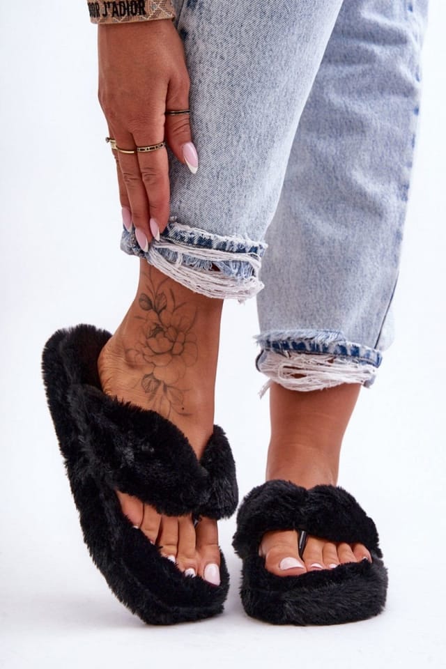 Love Lace Love Lace Women's Japanese Faux Fur Platform Flip Flops with Toe Cover House in Black - 3