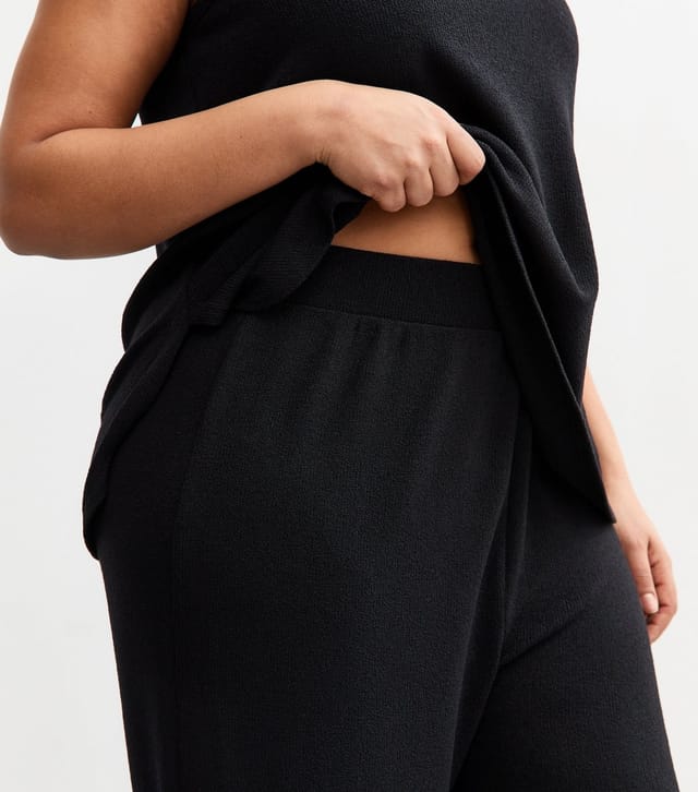 New Look Women's Plus Size Black Textured  Wide Leg Trousers Curves New Look - 2