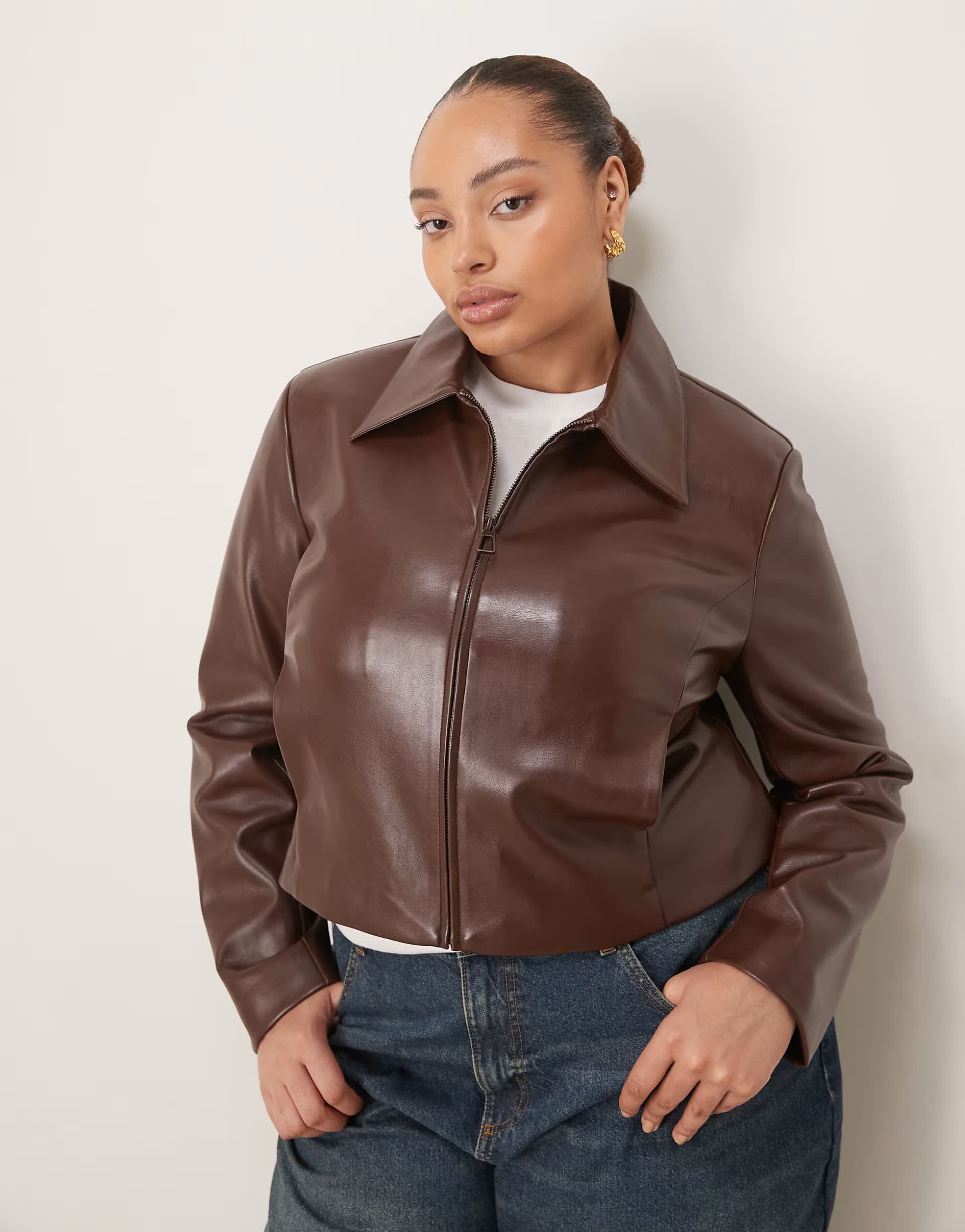 ASOS ASOS DESIGN Curve tailored faux leather zip front cropped blazer in chocolate