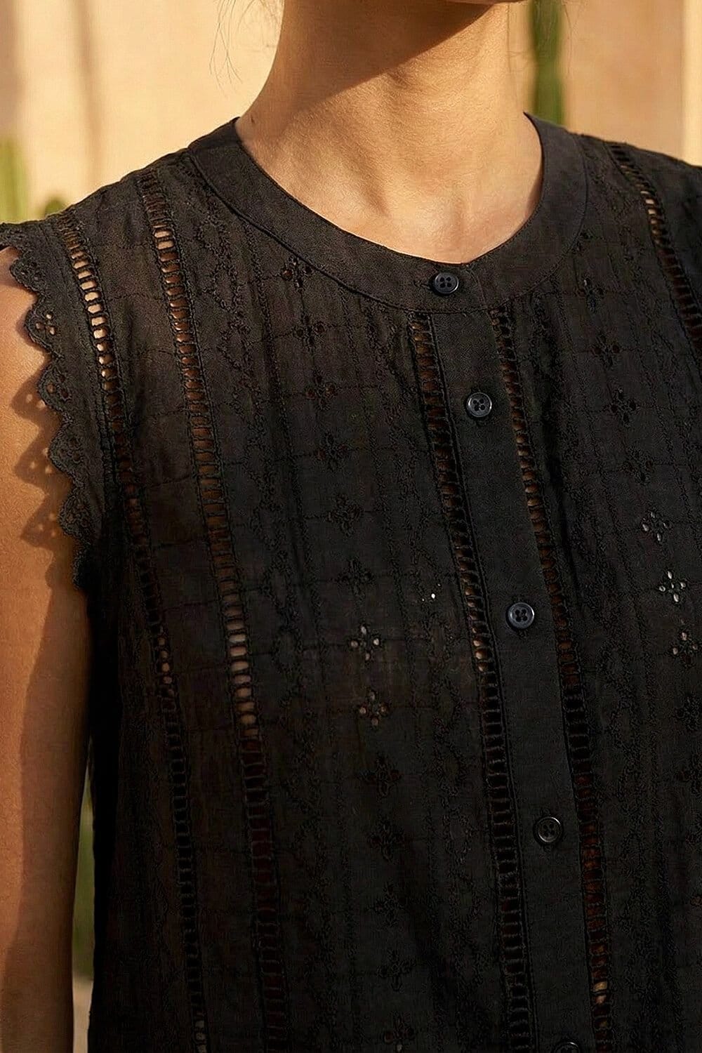 Dusk Dusk Women's Embroidered Cotton Scallop Blouse in Black - 4