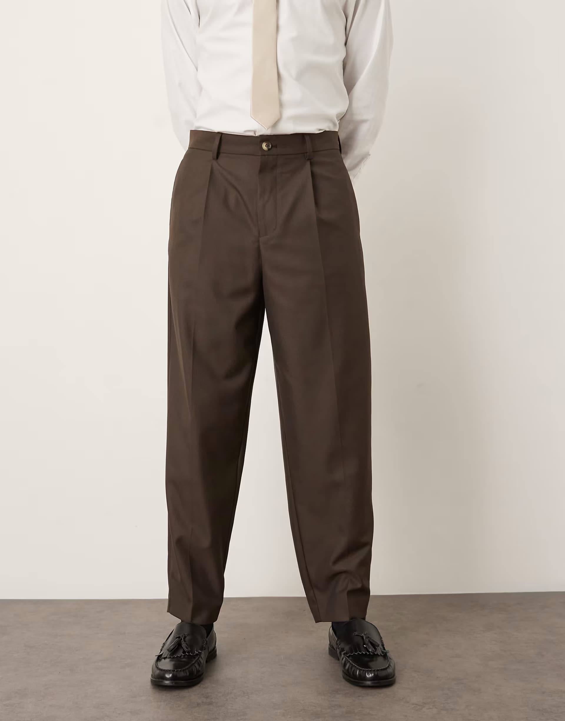 ASOS ASOS DESIGN smart relaxed tapered trousers in brown microtexture