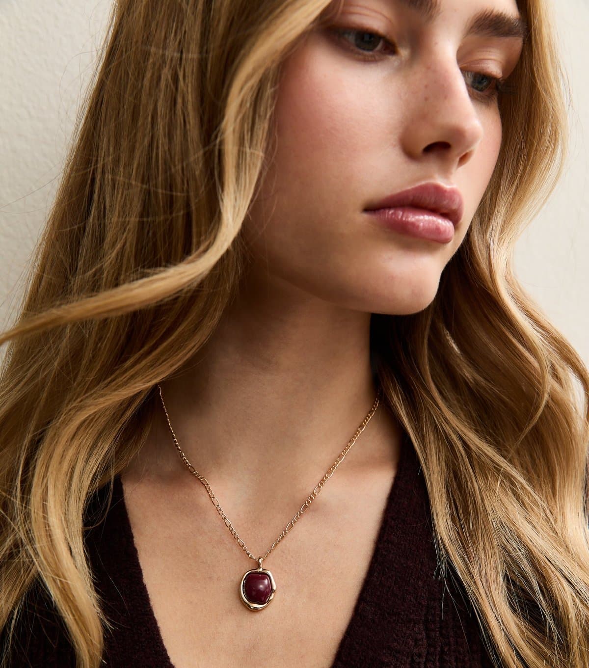 New Look Gold Tone Brown Faux Stone Pendant Necklace New Look