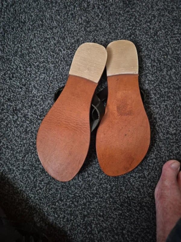 New Look Leather flip flops