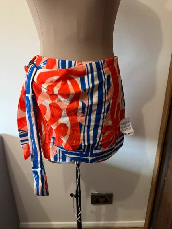 ASOS Design tie detail mini skirt in red and blue tropical print summer holiday size 10