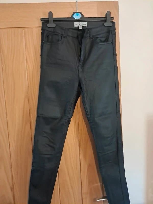 New Look Black skinny leather look trousers