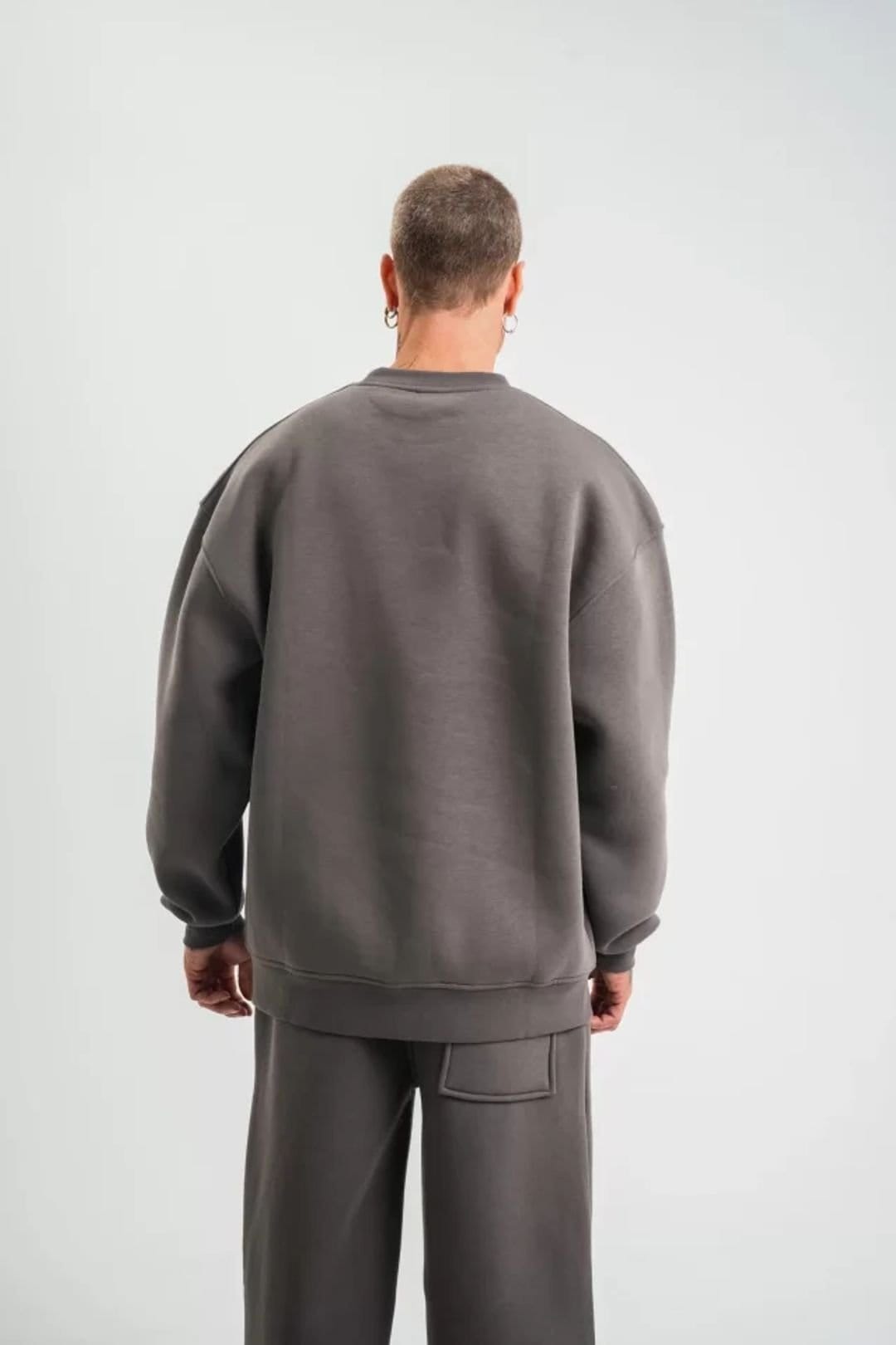 Janes Janes Men's Oversized Long Sleeve Crew Neck Sweatshirt in Dark Grey - 4