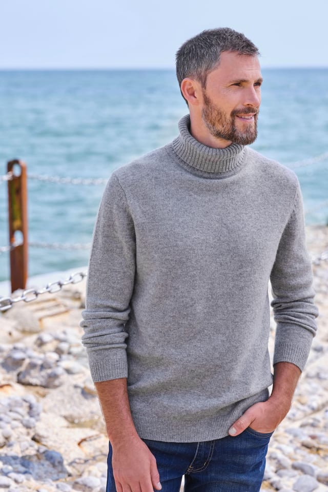 WoolOvers WoolOvers Men's Mens Lambswool Polo Neck Jumper in Light Grey - 2