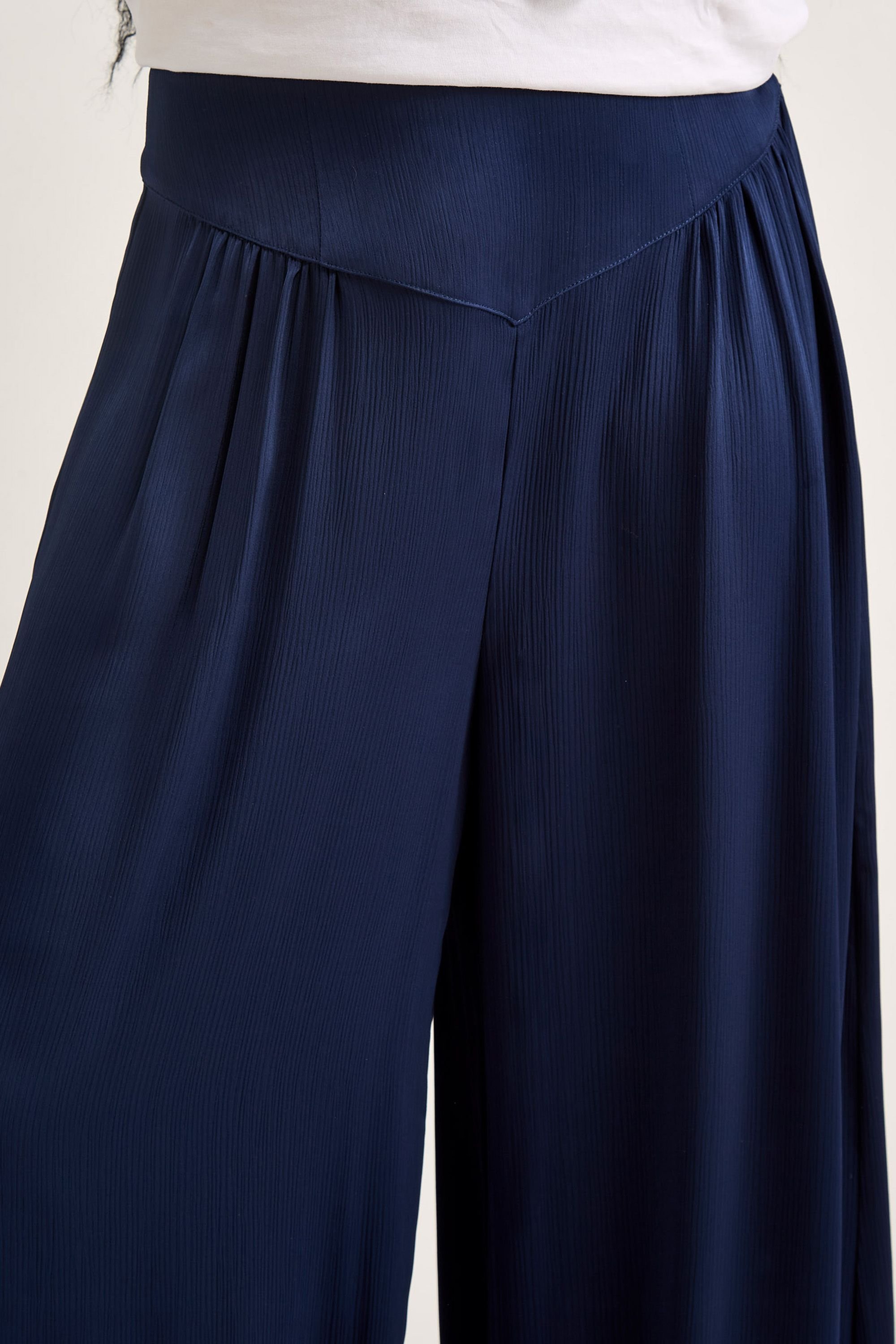 GWD by GEORGE W. DAVIES GWD by GEORGE W. DAVIES Women's GWD Tula Satin Trouser Navy - 4