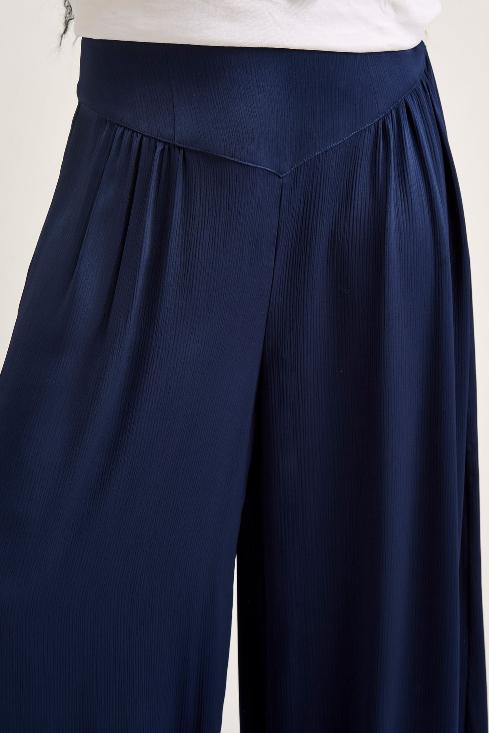 GWD by GEORGE W. DAVIES GWD by GEORGE W. DAVIES Women's GWD Tula Satin Trouser Navy - 4