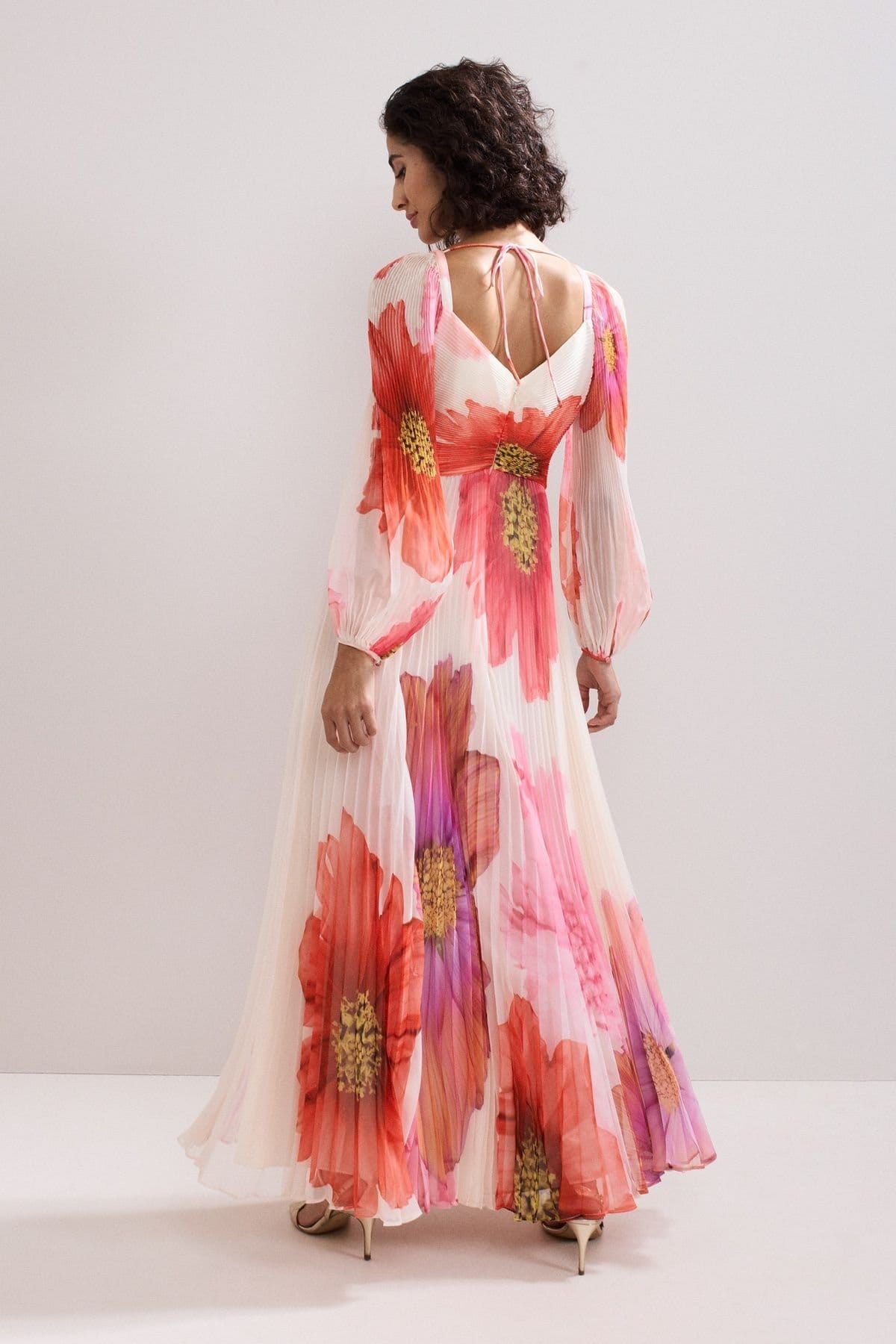 Phase Eight Phase Eight Women's Reanna Pleated Floral Maxi Dress in Off-White - 4