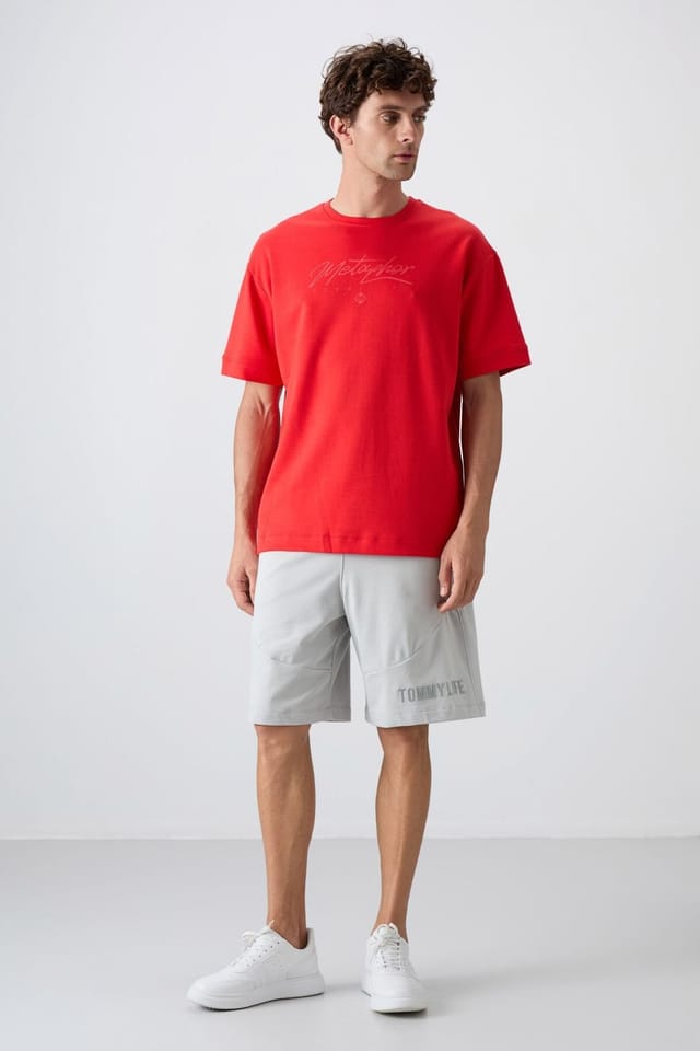 Tommy Life Tommy Life Men's Oversized Logo Crew Neck T-Shirt in Red - 2