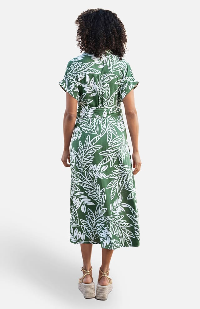 Yumi Yumi Women's Green Leaf Print Viscose Relaxed Midi Shirt Dress in Dark Green - 2