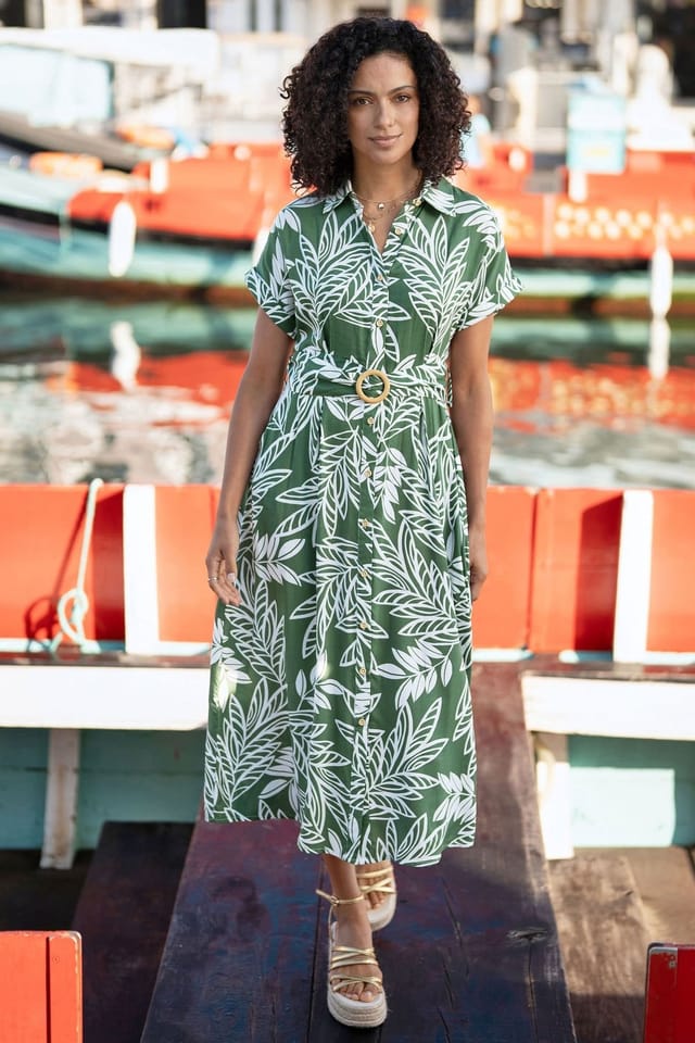 Yumi Yumi Women's Green Leaf Print Viscose Relaxed Midi Shirt Dress in Dark Green - 3