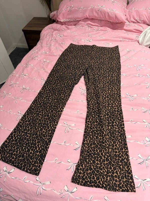New Look Leopard print flared leggings