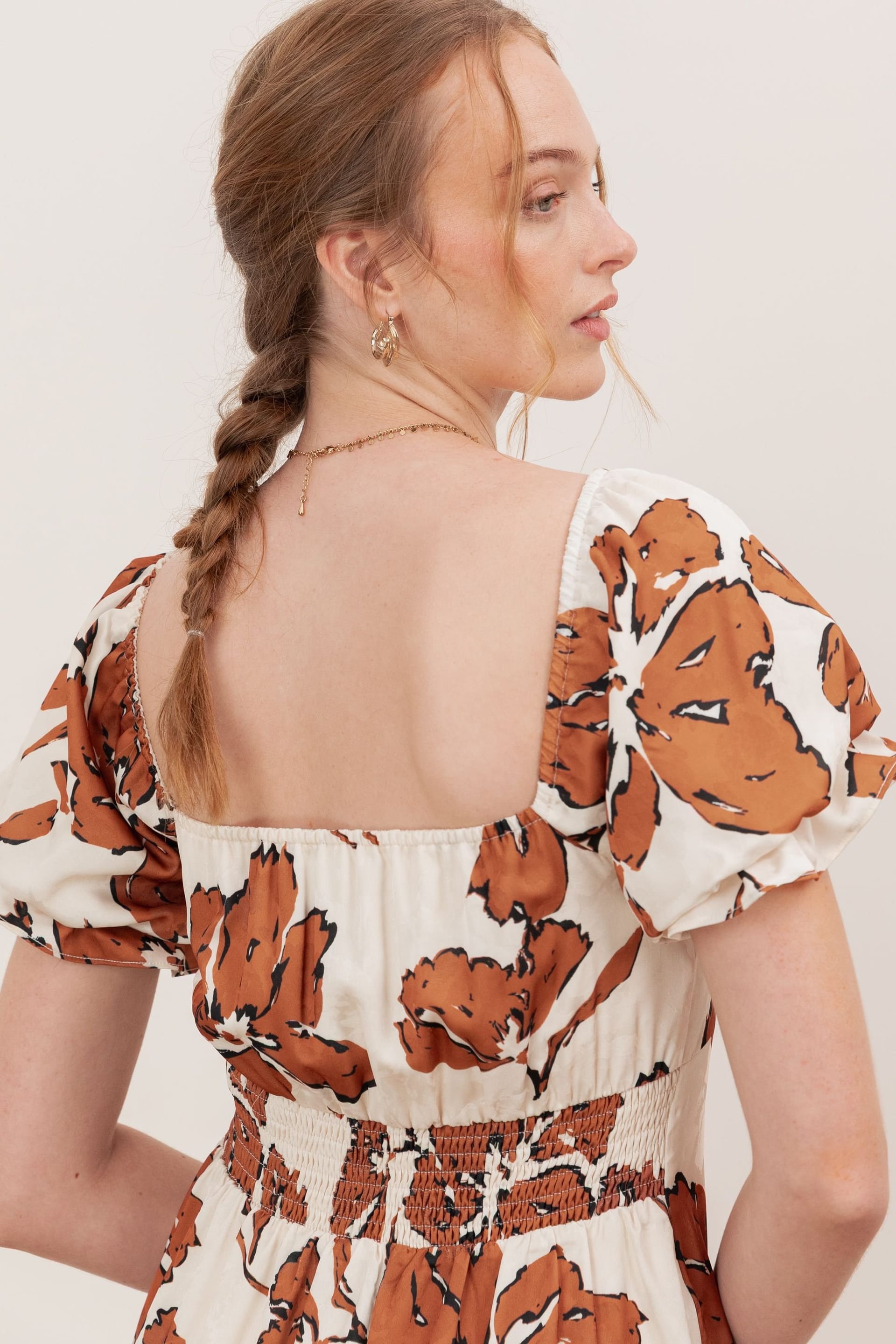 Lovedrobe Lovedrobe Women's Floral Short Sleeve Sweetheart Neck Midaxi Dress in Nude - 4